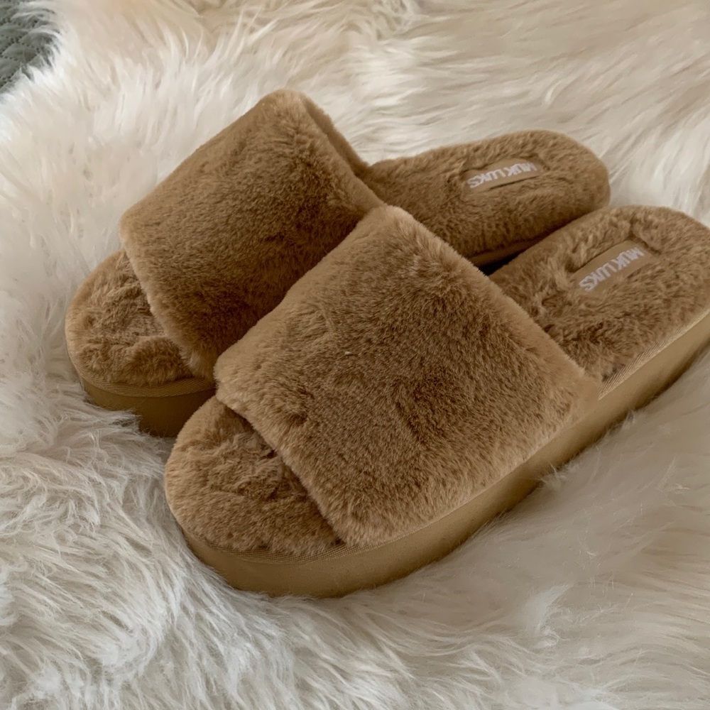 Muk Luks Kirstey Faux Fur Platform Slide Slippers Size 9/10 Large NWT